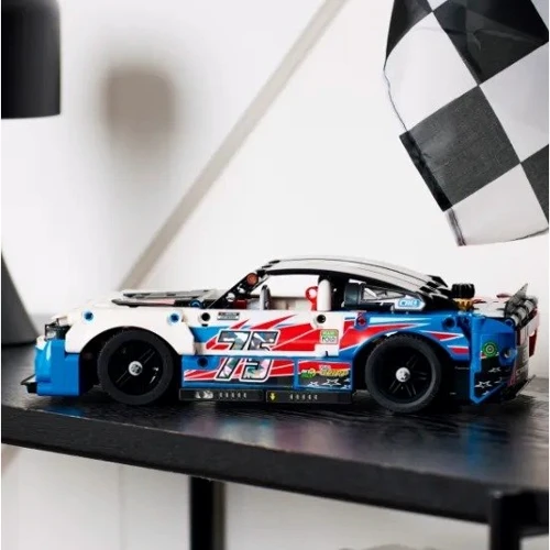 Конструктор LEGO Technic NASCAR Next Gen Chevrolet Camaro ZL1 672 детали (42153): Количество деталей, шт. 672