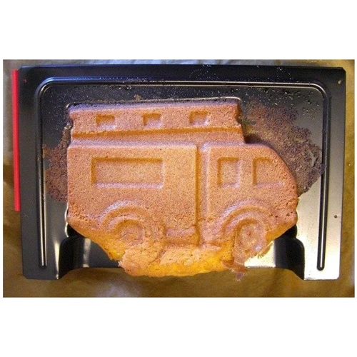 Форма объёмная Kaiser Backform Baking Pan 3d в форме пожарной машины (642024) фото 6
