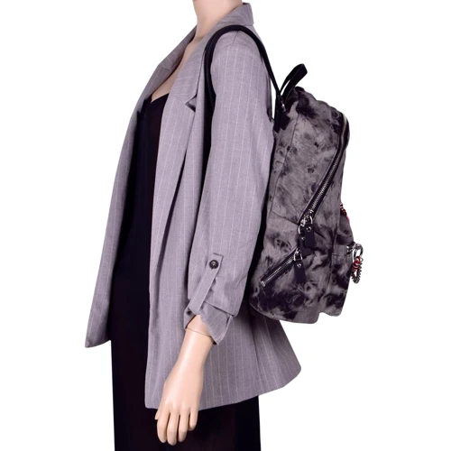Женский рюкзак Guess NapleBackpack серый (HWDY8407330-BLD): Тип Рюкзаки