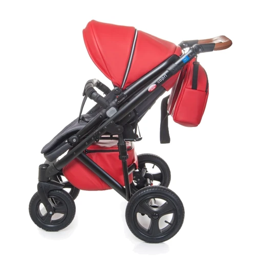 Универсальная коляска 2-в-1 Broco Capri red: Возможность установки люльки есть