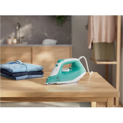 Утюг Electrolux E5SI2-2AM: Подключение проводное (1.95 м)