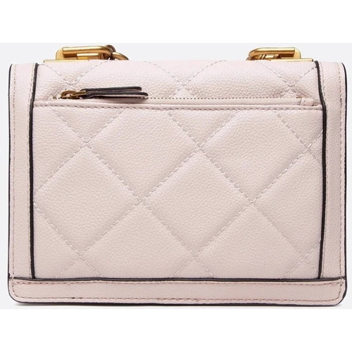 Женская сумка кросс боди GUESS ABEY CROSSBODY FLAP молочная (HWQB8558210-STO): Фактура Стеганая, Зернистая