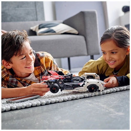 Конструктор LEGO Technic Formula E® Porsche 99X Electric (42137) фото 5