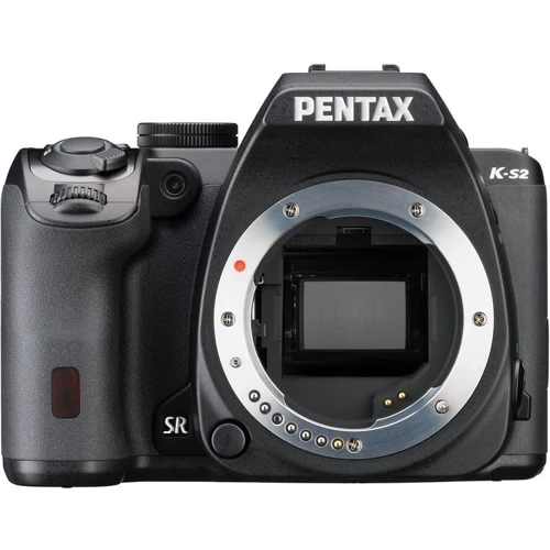 Pentax K-S2 kit (DA L 18-55mm WR): Размер дисплея 3&quot;
