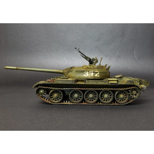 Сборная модель MiniArt Советский средний танк T-54A (MA37017) фото 5