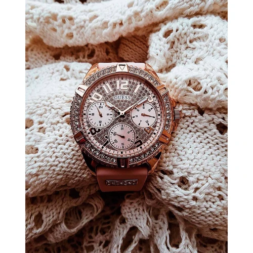 Наручные часы GUESS W1160L5: Механизм Кварцевый