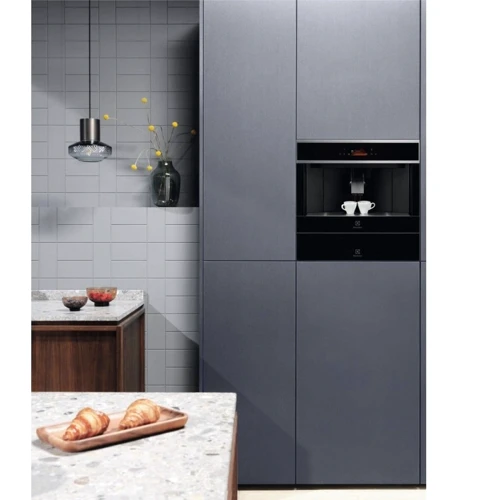 Встраиваемая кофеварка Electrolux EBC85X: Оснащение Съемный лоток для сбора капель, Регулировка степени помола, Индикатор включения, Дисплей, Встроенная кофемолка