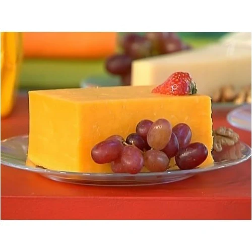 Сир Coburger & Co Cheddar Red 50% 100 г (DLR4941): Текстура напівтверда