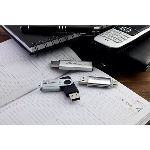 USB-флешка MediaRange 32GB USB 3.0+USB-C Silver (MR936): Объем памяти 32 GB