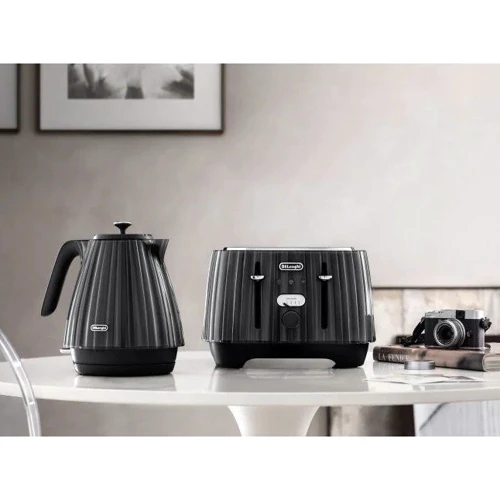 Электрочайник DeLonghi KBD 2001.BK: Цвет черный