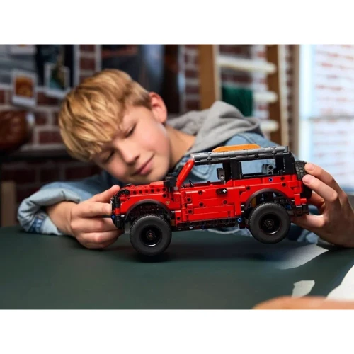 Конструктор LEGO Technic Позашляховик Ford Bronco (42213) фото 7