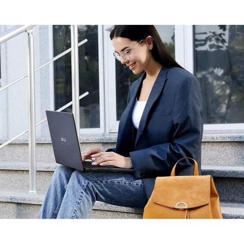 Ноутбук ASUS ExpertBook B1 (B1502CVA-BQ3124X): Вес 1.69 кг