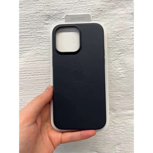 Apple Silicone Case with MagSafe Midnight (MPTP3) for iPhone 14 Pro Max (Чехлы для iPhone)(79009277)Stylus approved: Причина уценки Коробка Silicone Case, а чехол Leather Case (кожа)