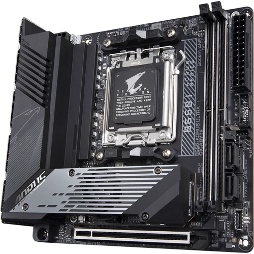 GIGABYTE B650I AORUS ULTRA: Оперативная память 2xDDR5 6400 МГц, до 96 ГБ
