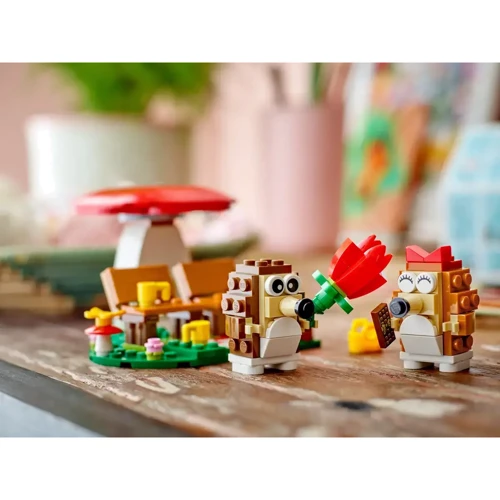Конструктор LEGO Exclusive Романтический пикник ежиков (40711) фото 4