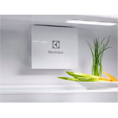 Встраиваемый холодильник Electrolux KNG7TE75S: Класс энергопотребления E