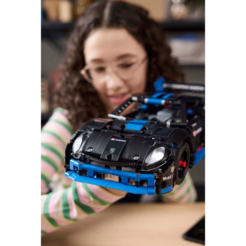 Конструктор LEGO Technic Автомобиль для гонки Porsche GT4 e-Performance (42176) фото 8