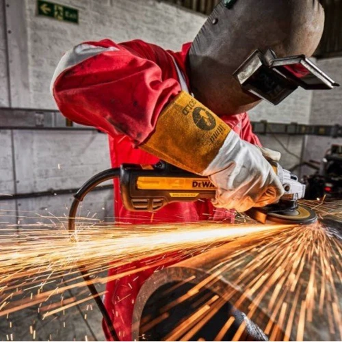 Болгарка (Кутова шліфувальна машина) DeWALT DWE4357 UA: Споживана потужність 1700