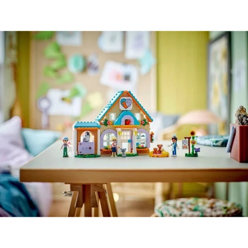 Конструктор LEGO Friends Ветеринарная клиника для лошадей и домашних питомцев 428 деталей (42651) фото 11