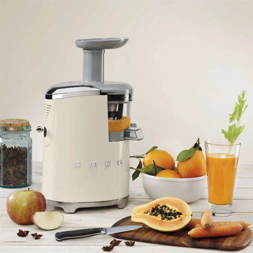 Соковыжималка Smeg SJF01CREU: Тип шнековая