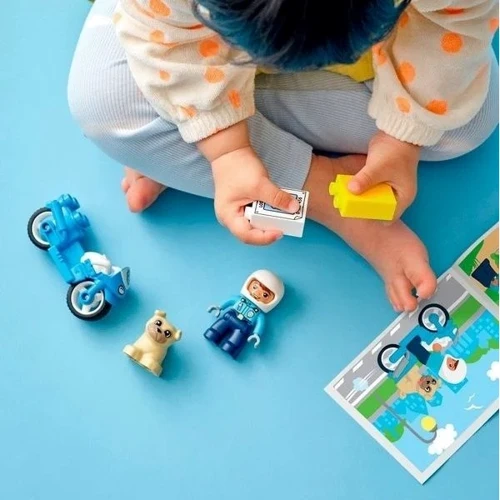 Конструктор LEGO DUPLO Town Полицейский мотоцикл 5 деталей (10967) фото 6