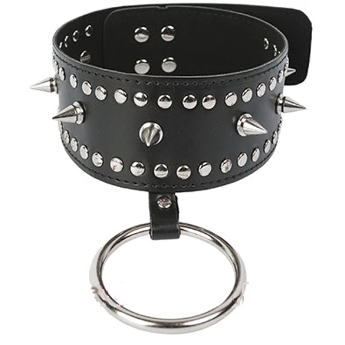 Ошейник с шипами и кольцом