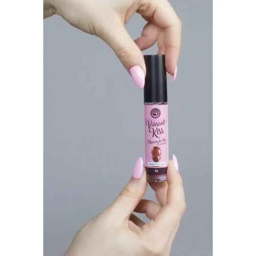 Блеск для губ с эффектом вибрации Secret Play - LIP GLOSS Vibrant Kiss Strawberry Gum, 6 грамм