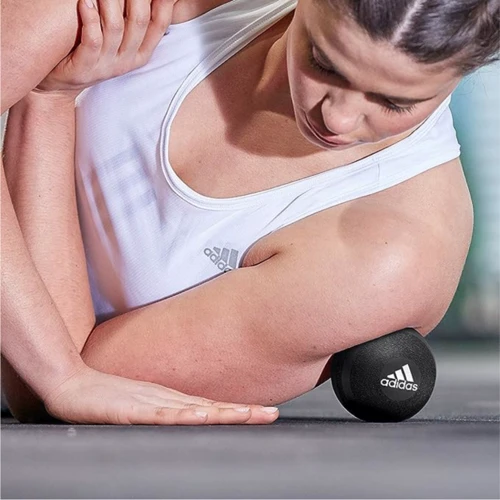 Массажер Adidas Massage Ball черный Уни 8.3 x 8.3 x 8.3 см (ADTB-11607): Тип для спины, для ягодиц и бедер