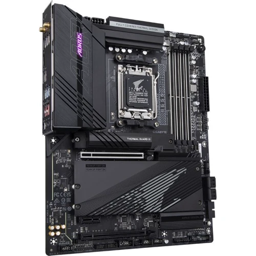 GIGABYTE B650 AORUS PRO AX: Оперативная память 4xDDR5 6600 МГц, до 128 ГБ