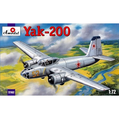 Учебно-тренировочный самолет AMODEL Як-200