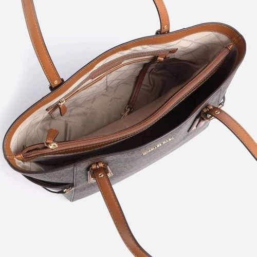 Женская сумка тоут Michael Kors VOYAGER EW TOTE темно-коричневая (30T8GV6T4B200): Страна производитель США