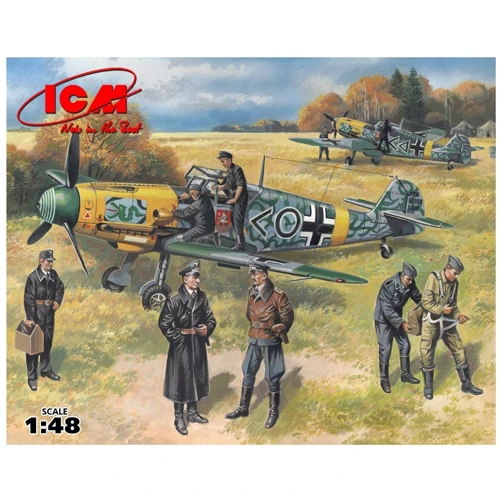 Немецкий истребитель Bf-109F-2 with German pilots & ground personnel (ICM48803)