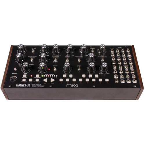 Аналоговий синтезатор Moog Mother-32 фото 1