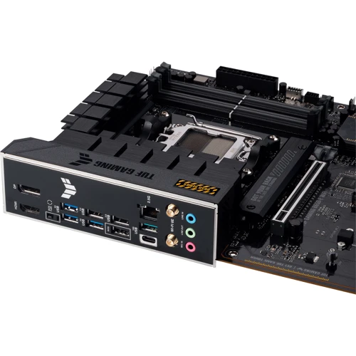 ASUS TUF GAMING B650-E WIFI фото 8