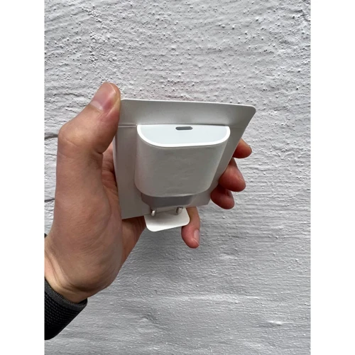 Apple USB-C Power Adapter 20W White (MHJE3) (Зарядні пристрої)(78468832)Stylus Approved: Причина уцінки Повреждена упаковка