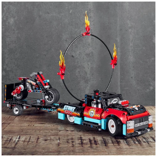 LEGO Technic Шоу трюков на грузовиках и мотоциклах (42106) фото 7