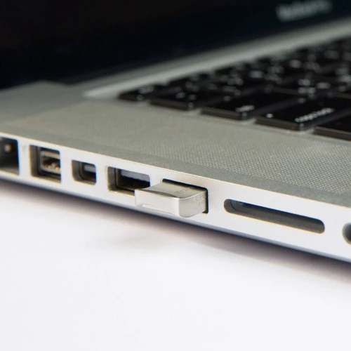 USB-флешка Transcend 32GB JetFlash 710 USB 3.0 Silver Plating (TS32GJF710S): Объем памяти 32 GB