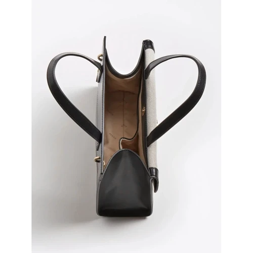 Женская сумка тоут Guess Hensely Satchel черно-белая (HWHS8113060-BML): Страна производитель Вьетнам