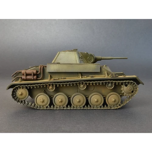 Збірна модель MiniArt Радянський легкий танк T-70M з екіпажем, спеціальна версія (MA35194)