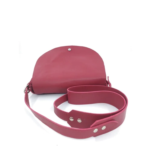 Женская сумка почтальонка ARTiS Bags красная (1671 4834): Фактура Гладкая, Матовая