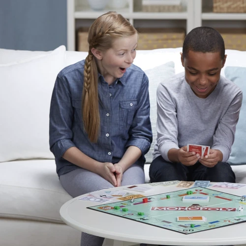 Настільна гра Hasbro Monopoly російською мовою (C1009): Тип Дитячі