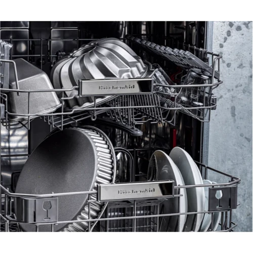 Форма для выпечки кексов KitchenAid, на 12 шт. (CC006067-001): Материал Сталь