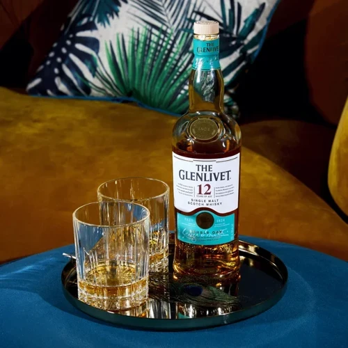 Виски The Glenlivet 12 лет выдержки 40% в подарочной упаковке 0.7 л (080432402825): Вид напитка Виски односолодовый