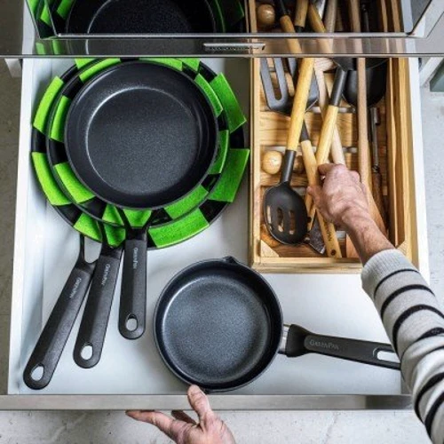 Сковорода GreenPan Smart 28 см (CC003106-001): Материал корпуса Алюминий