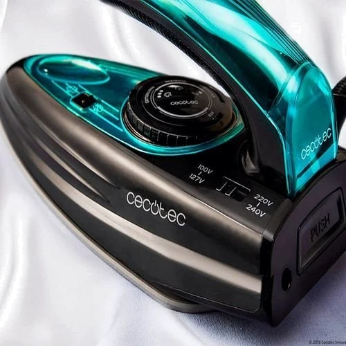 Утюг Cecotec GoForce 8000 Folding Titanium Travel: Материал подошвы алюминий TitaniumSlide