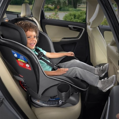 Автокрісло Chicco NextFit Zip Max Air Чорне із сірим (79671.46): Вага дитини 0 - 36 кг