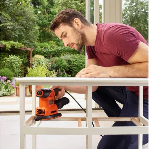 Вібраційна шліфувальна машина Black+Decker BEW200 UA: Живлення від мережі