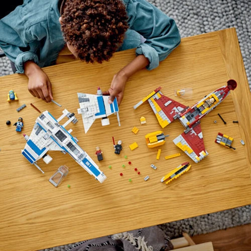 Конструктор LEGO Star Wars Истребитель Новой Республики «E-Wing» против Звездного истребителя Шин Хати (75364) фото 5