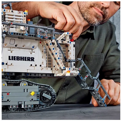 LEGO TECHNIC Екскаватор Liebherr R 9800 (42100): Кількість деталей, шт. 4108