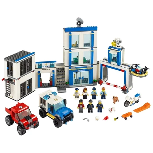 Конструктор LEGO City Полицейский участок (60246) фото 4